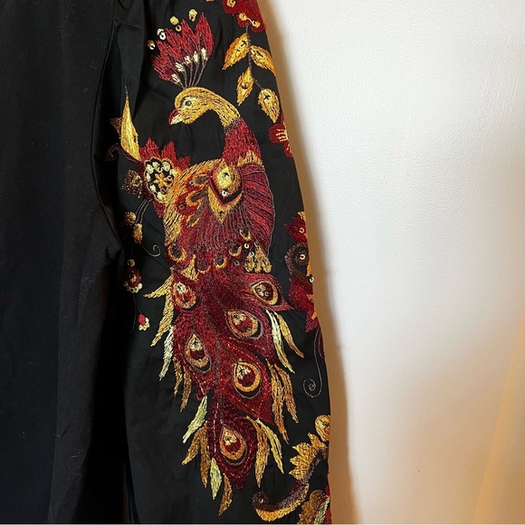 Chico’s | Women’s | Embroidered Peacock Tee | V-Neck | Cotton | Black | Medium - Picture 5 of 6